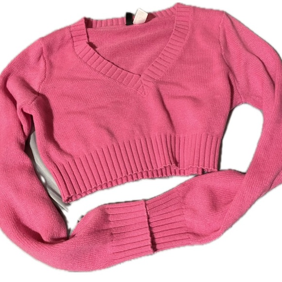 H&M Sweaters - H&M divided V-neck top size s